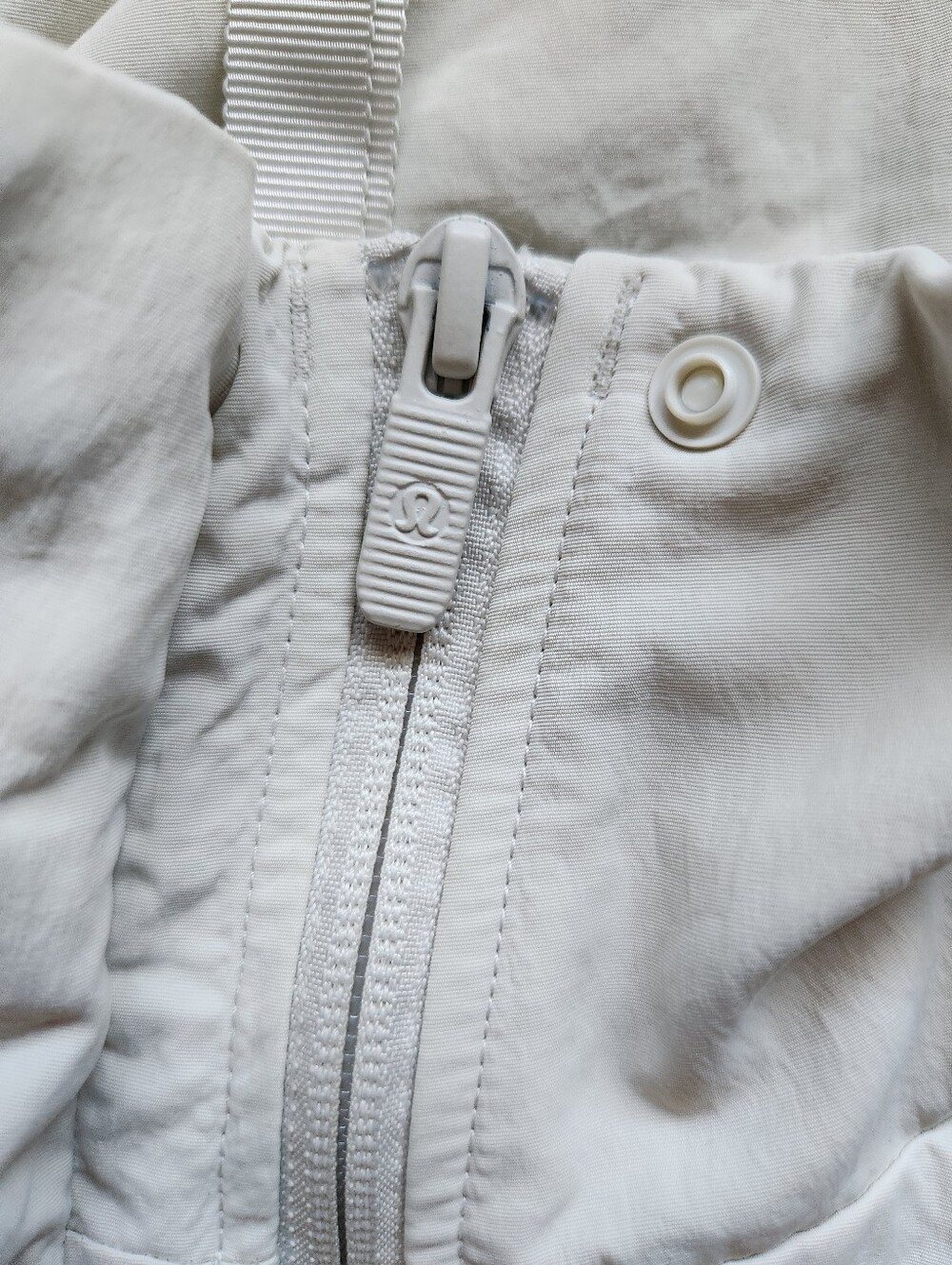 Lululemon Always Effortless Jacket Off White Cream Neutral Size 12 High Neck Zip - Picture 7 of 16